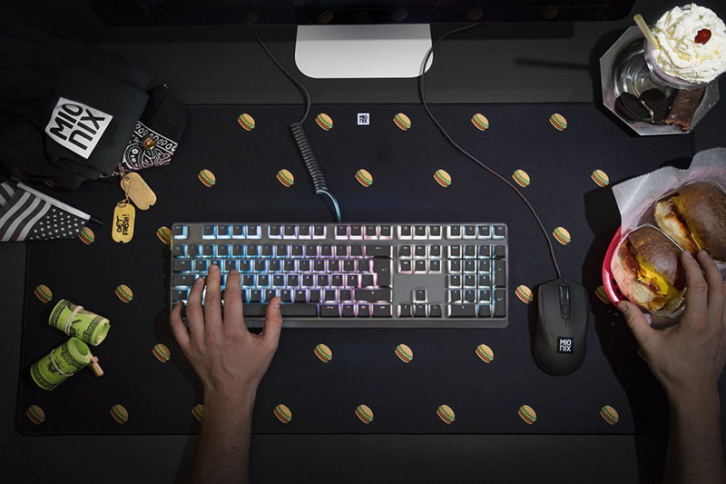 Mionix ゲーミングデスクマット