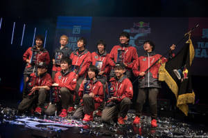 5回目の記念大会『Red Bull 5G 2016 Finals』で東代表チームが5ジャンルを制し完全優勝、トータルで東が勝ち越しシーズン1終了へ