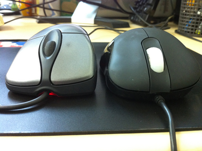 ZOWIE EC1 Black と Microsoft IntelliMouse Explorer 3.0 (前面)