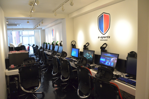 『e-sports SQUARE』店内