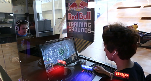 ムービー『Pro-Gaming Dedication and Training - This is eSports Ep. 3』