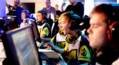 ムービー『CS:GO - Natus Vincere at EMS One Fall Finals 2013)』